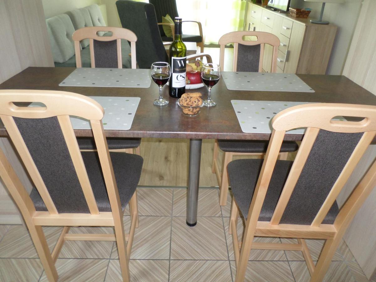 Lakoparki Apartman Veszprém Exteriör bild