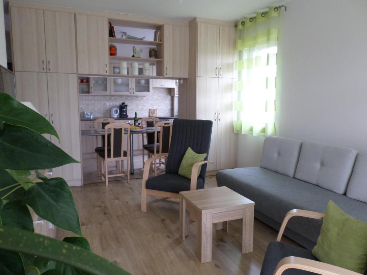 Lakoparki Apartman Veszprém Exteriör bild