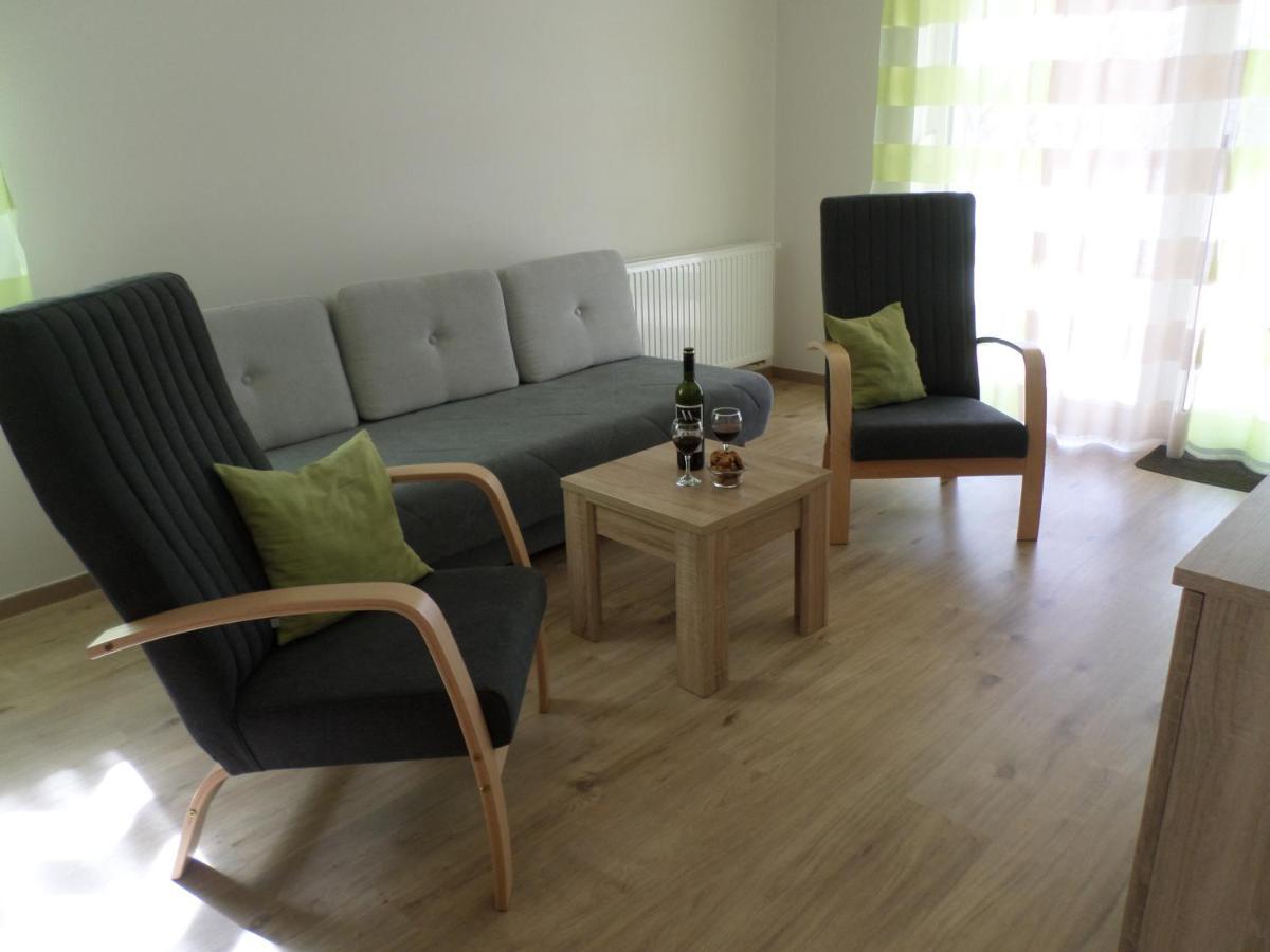 Lakoparki Apartman Veszprém Exteriör bild