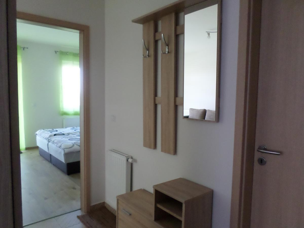 Lakoparki Apartman Veszprém Exteriör bild