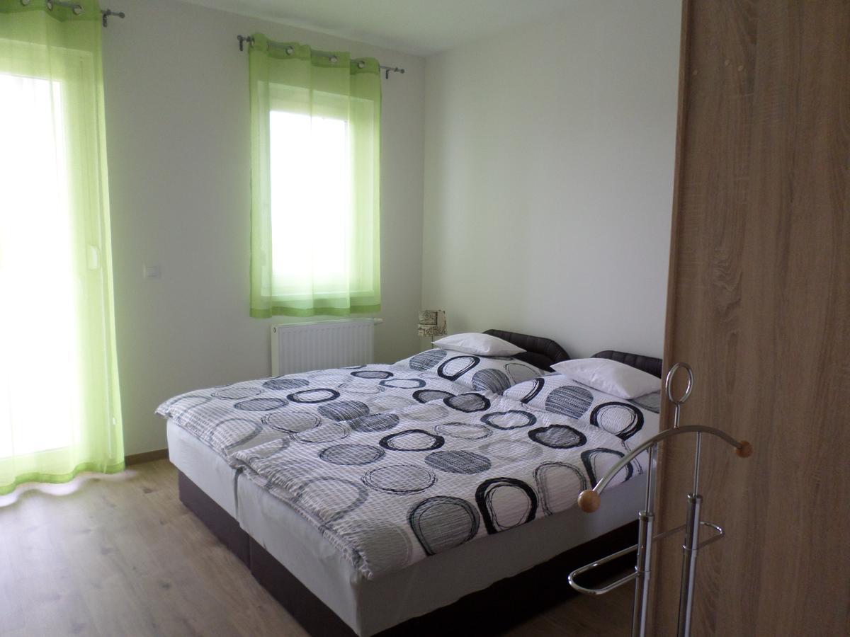 Lakoparki Apartman Veszprém Exteriör bild