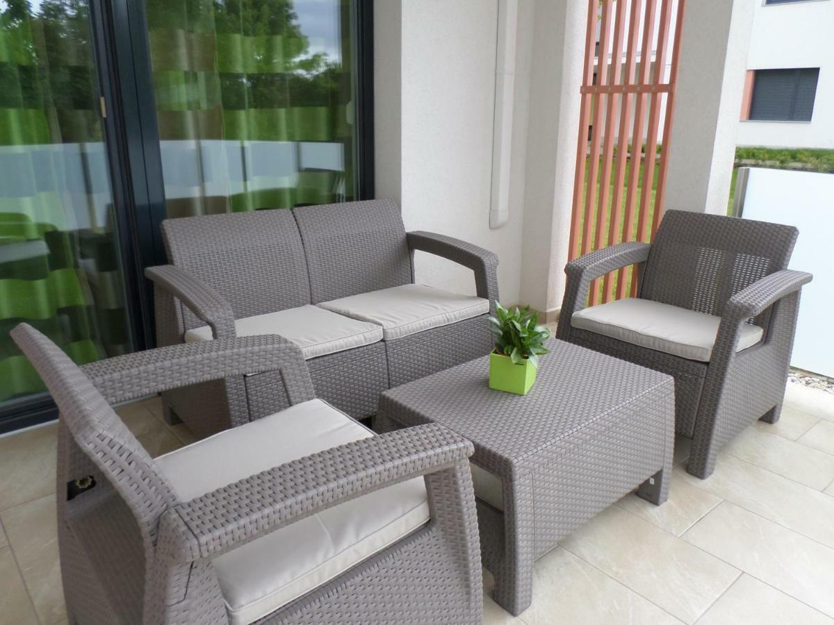 Lakoparki Apartman Veszprém Exteriör bild
