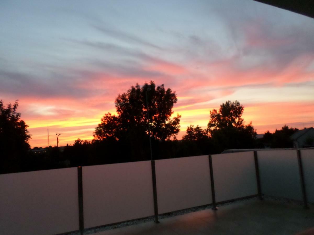 Lakoparki Apartman Veszprém Exteriör bild